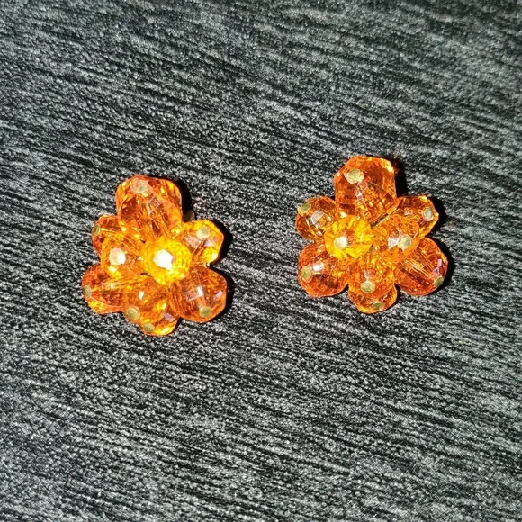 Vintage West Germany Amber Clip On Orange Faceted Beaded Cluster Flower Earrings - Picture 8 of 15